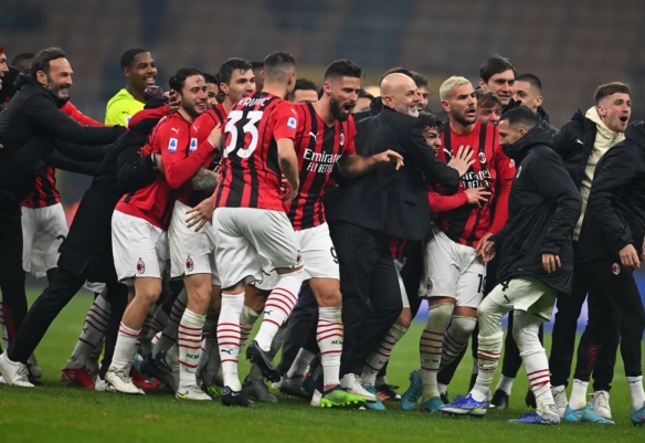 弗兰克：本场欧冠会进行球员轮换，约翰逊能否出战还需观察