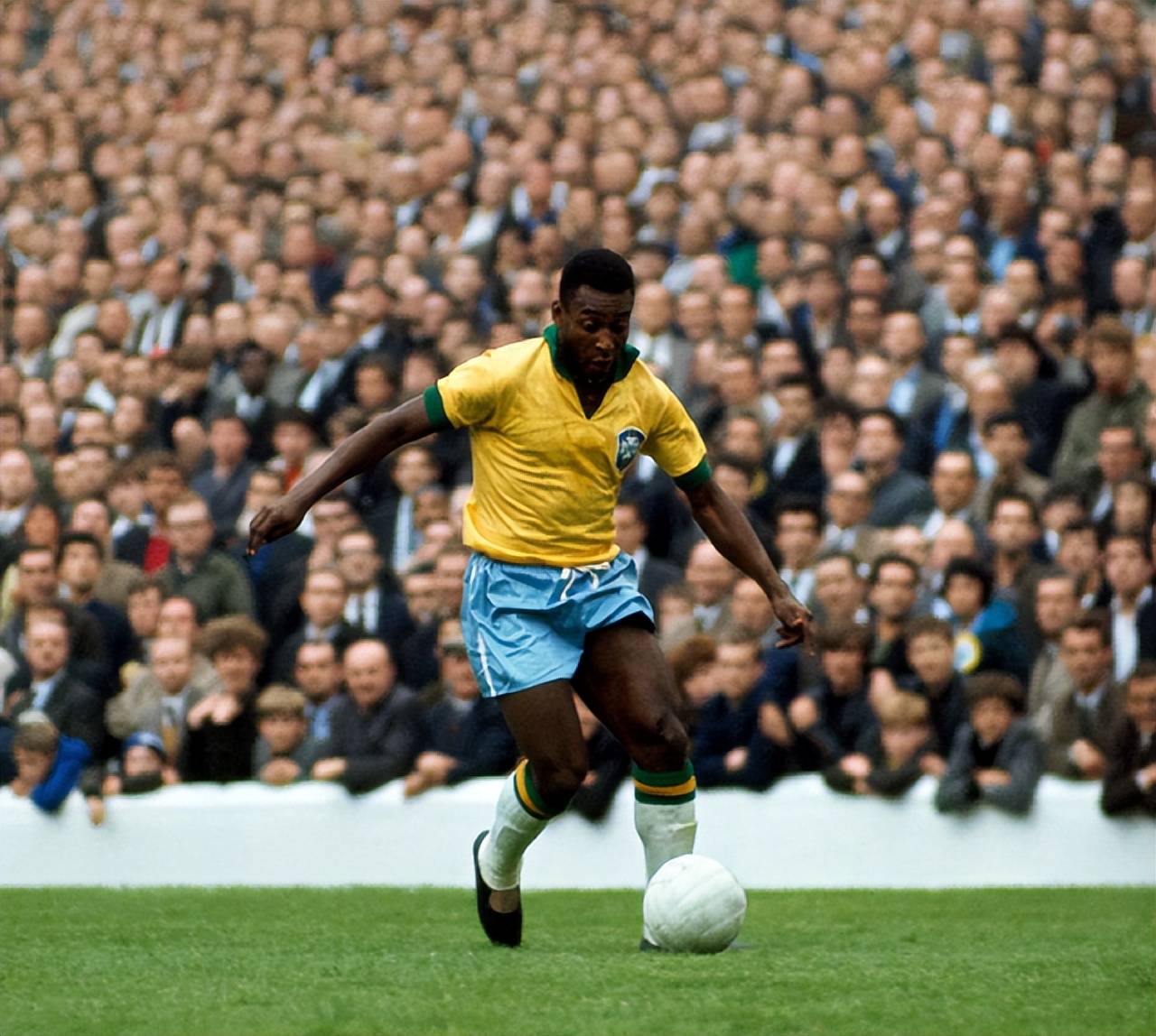 记者：与安哥拉一役，梅西、劳塔罗与阿尔马达或将搭档锋线