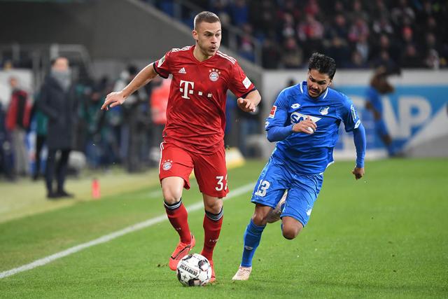 海港举办赛季总结会，王燊超乘直升机带冠军奖杯入场